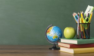 education-day-arrangement-table-with-copy-space